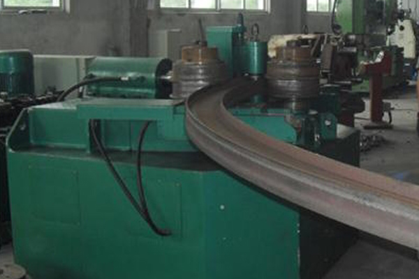 型材彎曲機 : 四大技術(shù)特性及應(yīng)用